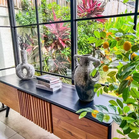 Island Boy Guesthouse A Prime Location In Canggu